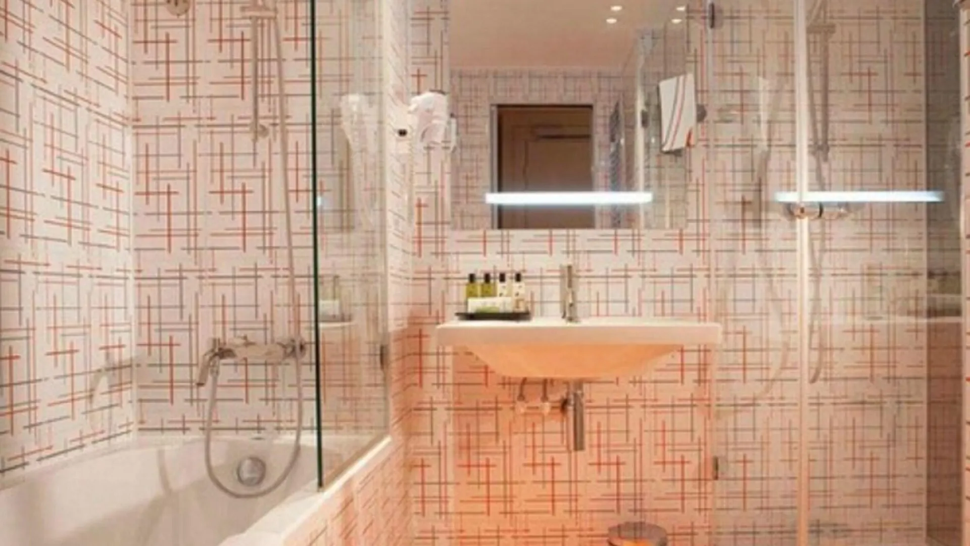 Hotel Cristal Champs Elysees Paris